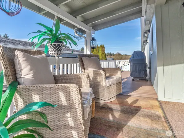 620 NE Saturn Lane, Bremerton, WA 98311