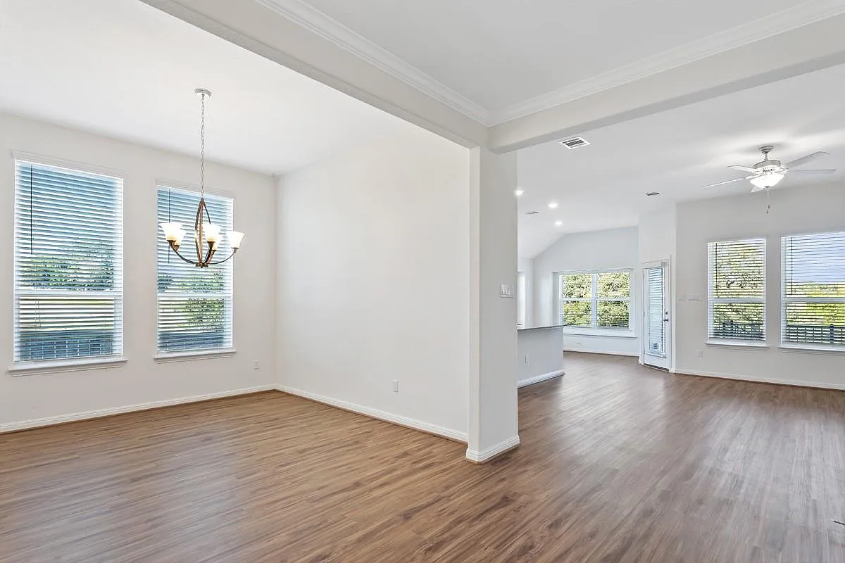 4 bed, 3.0 bath, 2122 sqft, $2,550 — Photo 4