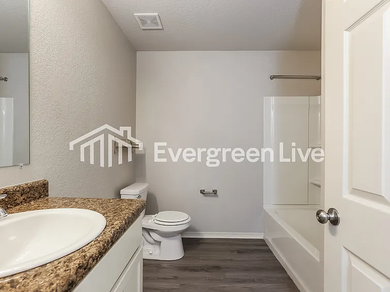 5504 Bundy Dr — Photo 14
