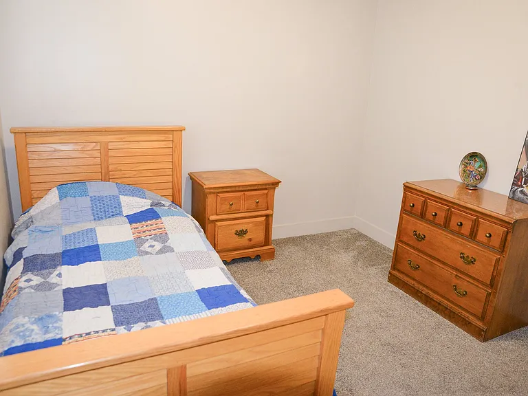 735 N Old Fort Dr — Photo 8