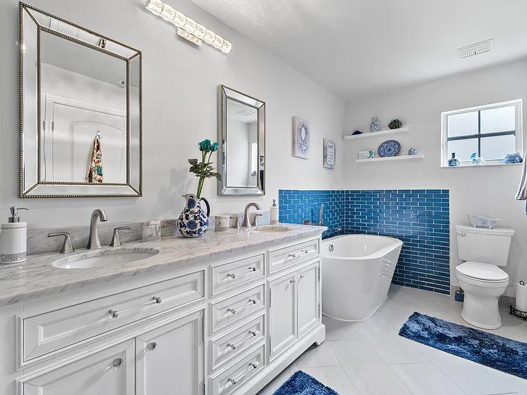 7916 Coral Pointe Dr — Photo 20
