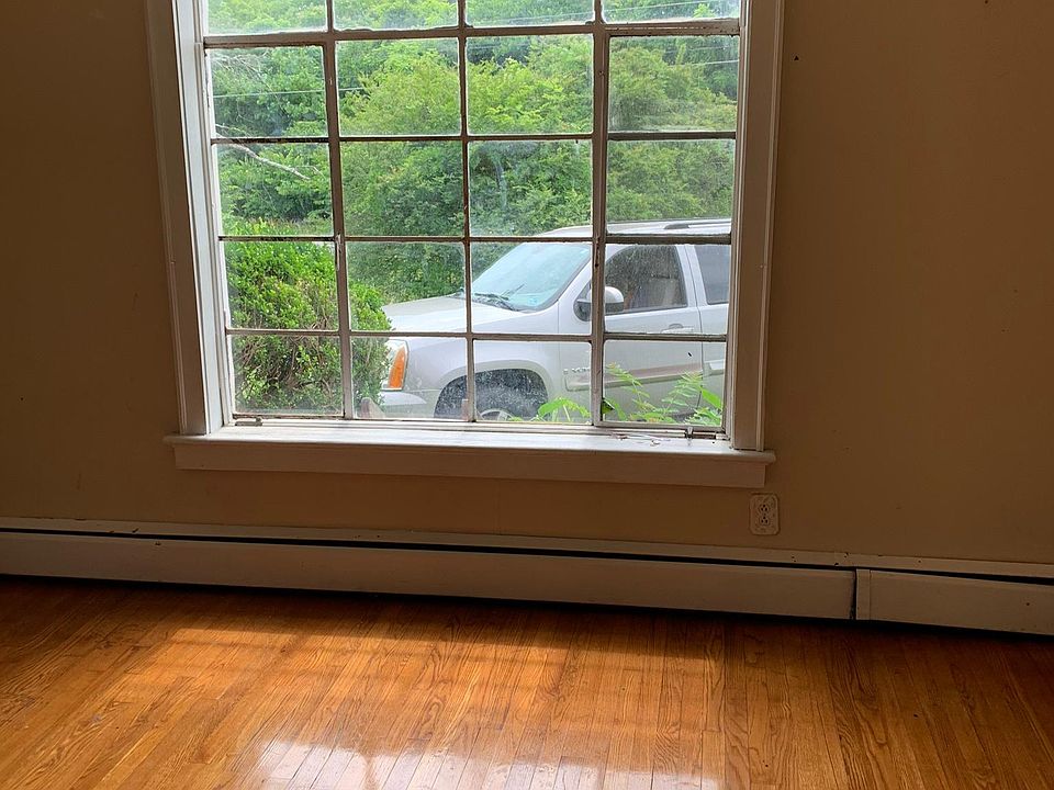 2nd image of 413 Old Plantation Dr
