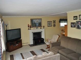 14 Bacon Rd, Springfield, MA 01119