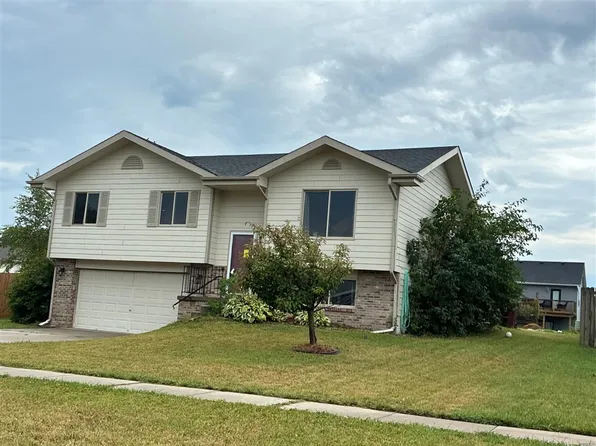 1111 Olivia Dr, Eagle, NE 68347