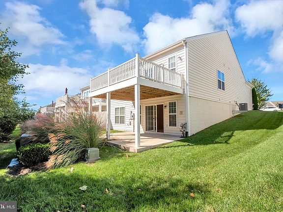 5th image of 158 Castle Hill Dr