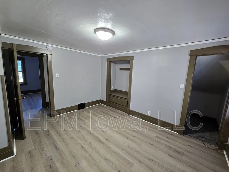 506 Fowler St — Photo 16