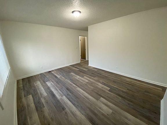 5th image of 15415 White Ave