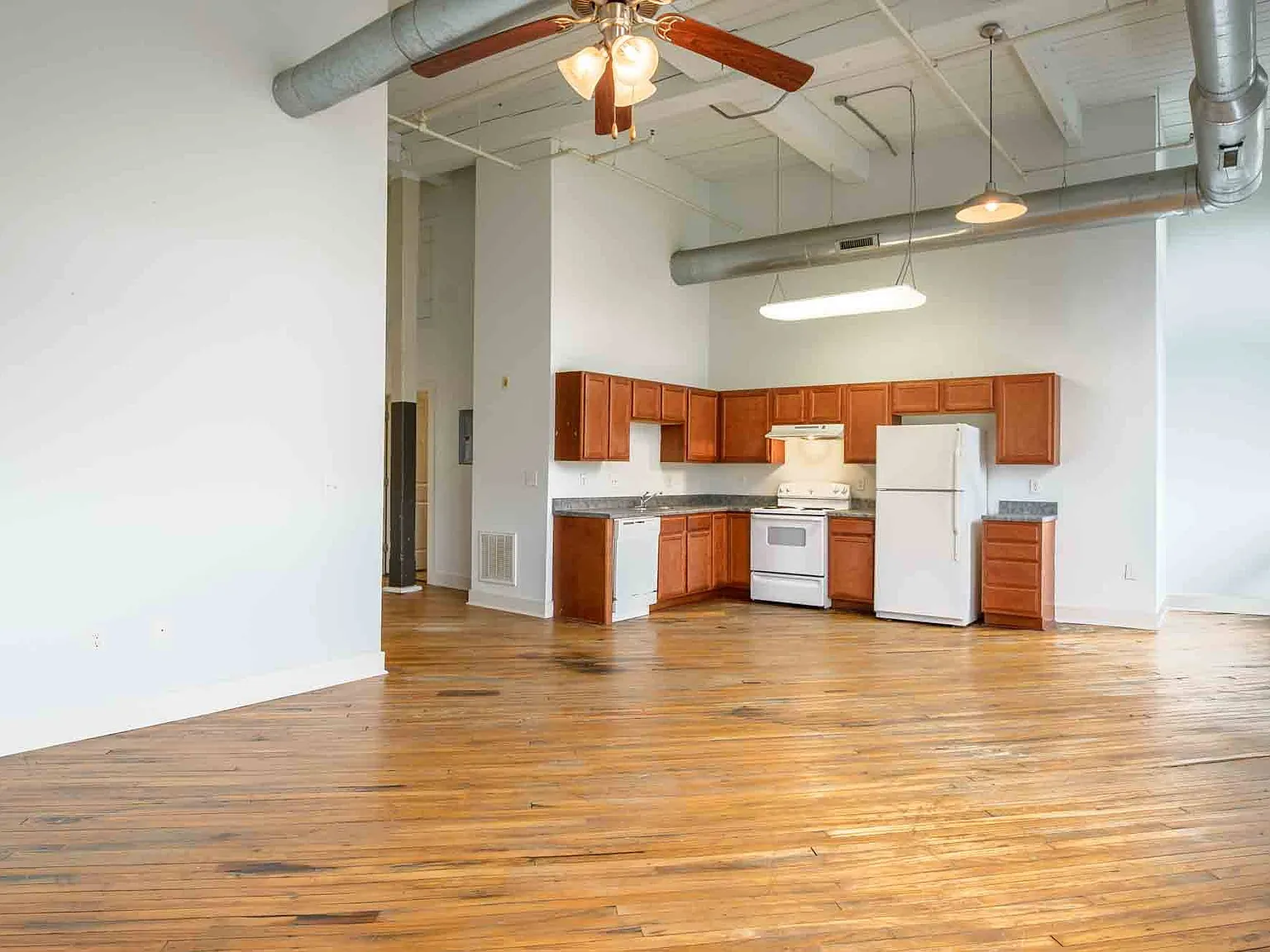 Kemper Lofts Apartments — Photo 3