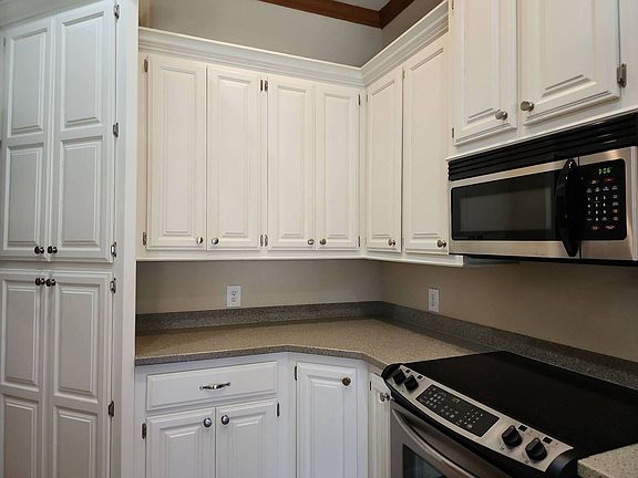2nd image of 2824 SW 108th St