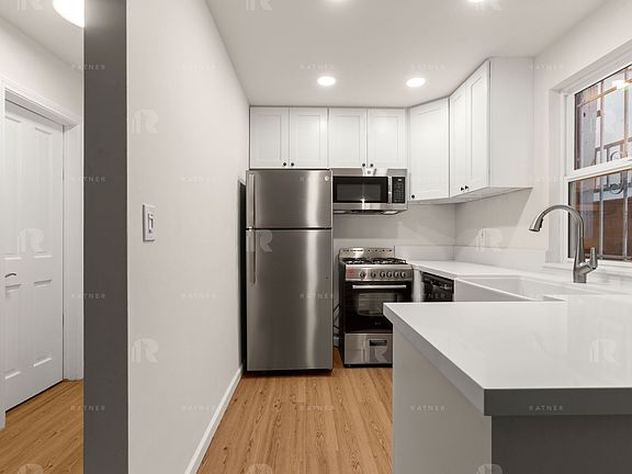 3rd image of 4181 Sunswept Dr Floor 1
