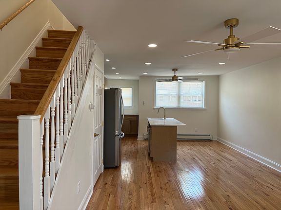3rd image of 651 Copley Rd