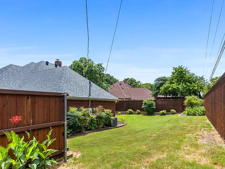 2942 Woodland Hills Dr — Photo 40