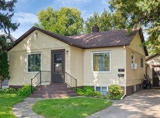2014 1st Ave N, Grand Forks, ND 58203