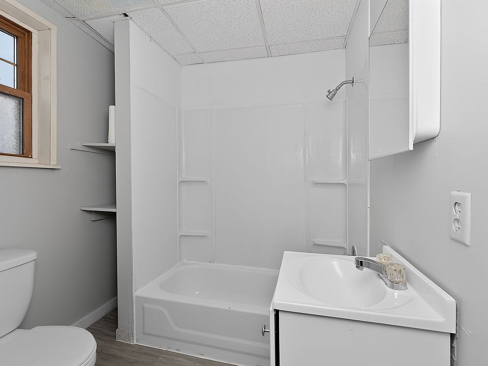 1st image of 314 W 9th St APT 2