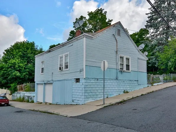 31 Platt St, Lawrence, MA 01841