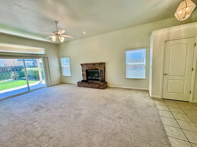 1398 Madelena Ln — Photo 7
