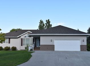 1119 17th Ave SE, East Grand Forks, MN 56721