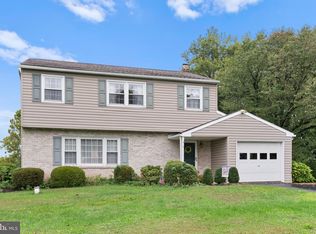 325 Bow Ln, Gilbertsville, PA