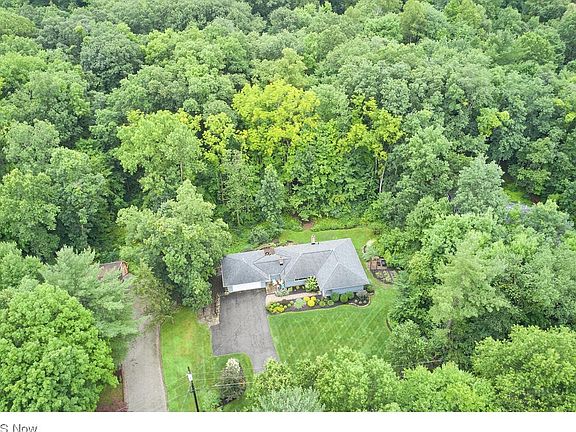 2nd image of 3340 Treelawn Dr