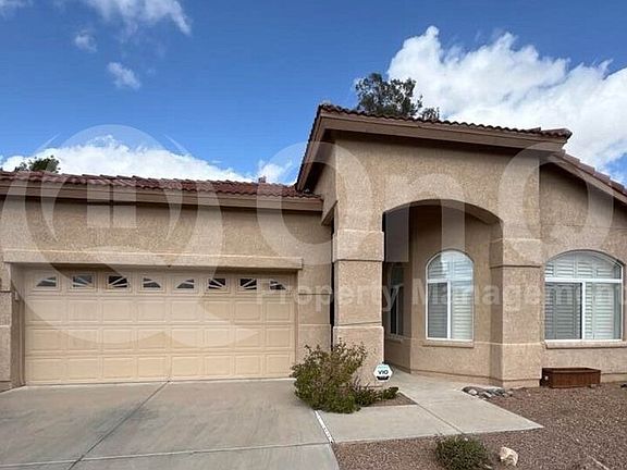 4th image of 249 E Desert Golf Pl