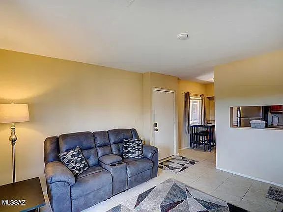 1810 E Blacklidge Dr #514 — Photo 2