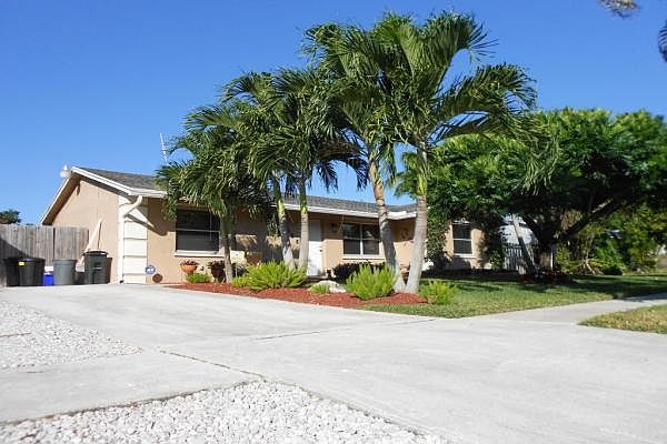 Home For Sale In Hypoluxo West