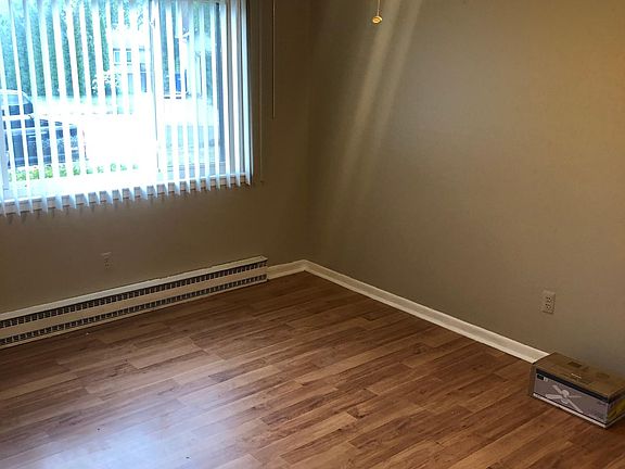 5th image of 7060 Villa Dr APT 2