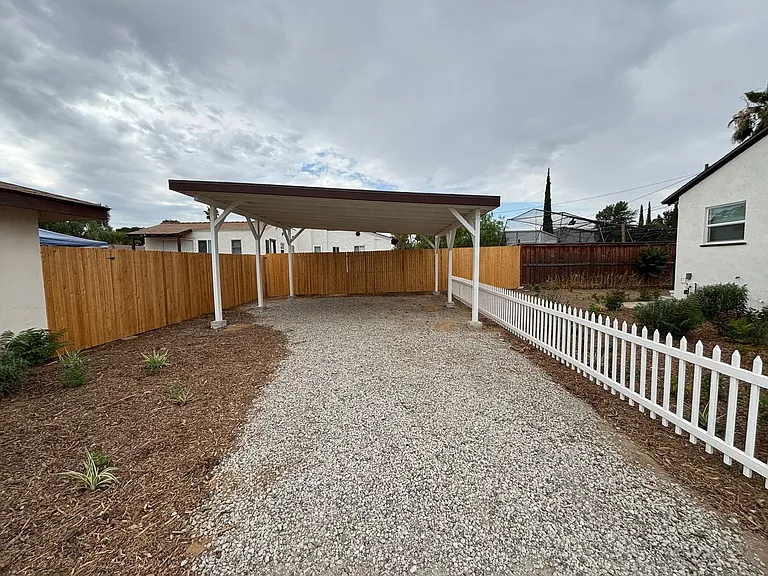 24337 Myers Ave — Photo 21
