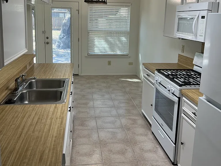 1019A N Allen St #A — Photo 8