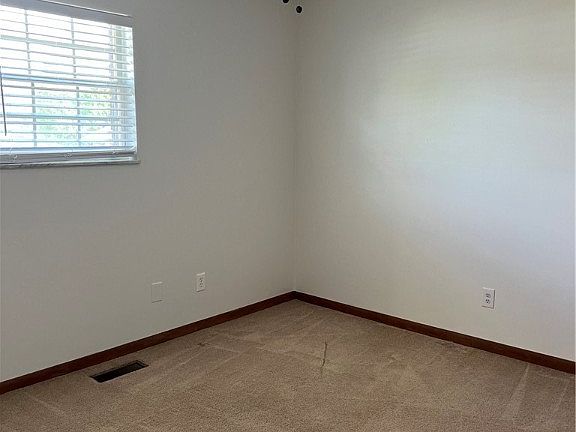 5th image of 125 1st Ave