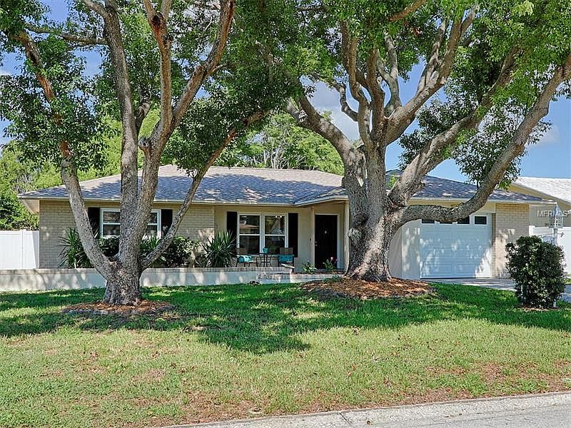 1st image of 2515 Bramblewood Dr E
