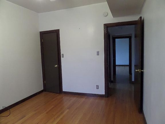 5th image of 3444 W Grenshaw St APT 4