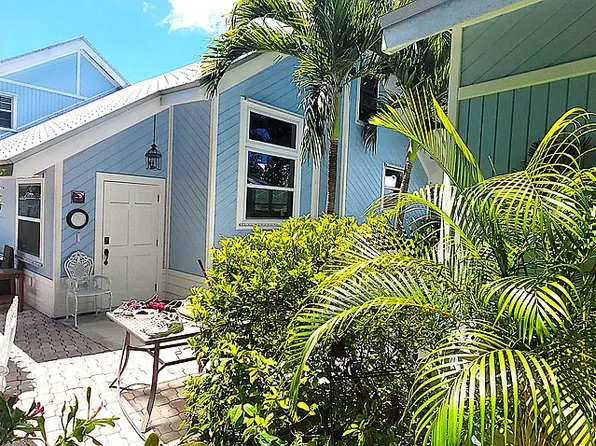 106 Gardenia Ave, Plantation Key, FL 33036