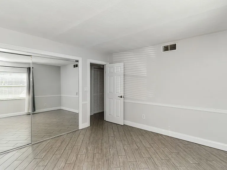4609 W North B St #111 — Photo 22