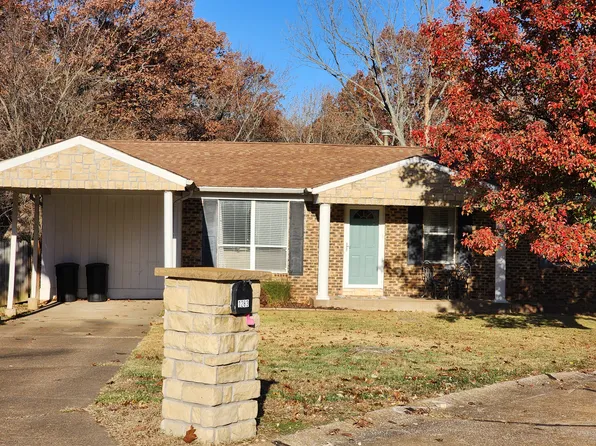 1283 Walnut Trail Ct, Fenton, MO 63026