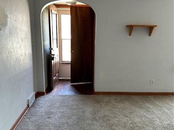 3rd image of 814 E 35th St