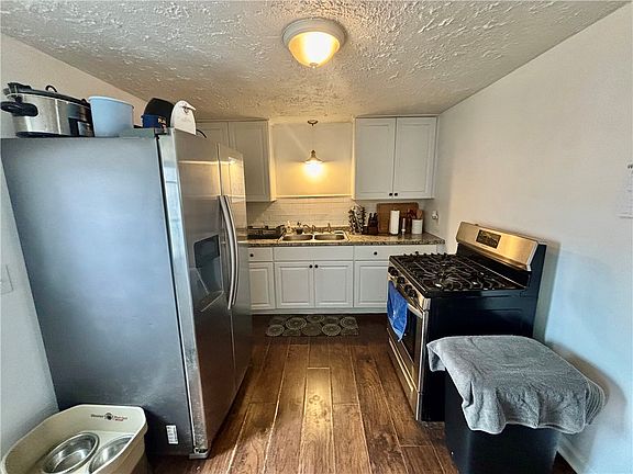 5th image of 61 Auburn Ave