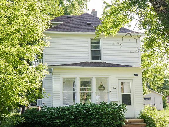 2nd image of 716 Lyndale Ave