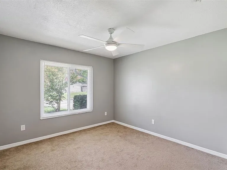 1431 Sackett Cir — Photo 12