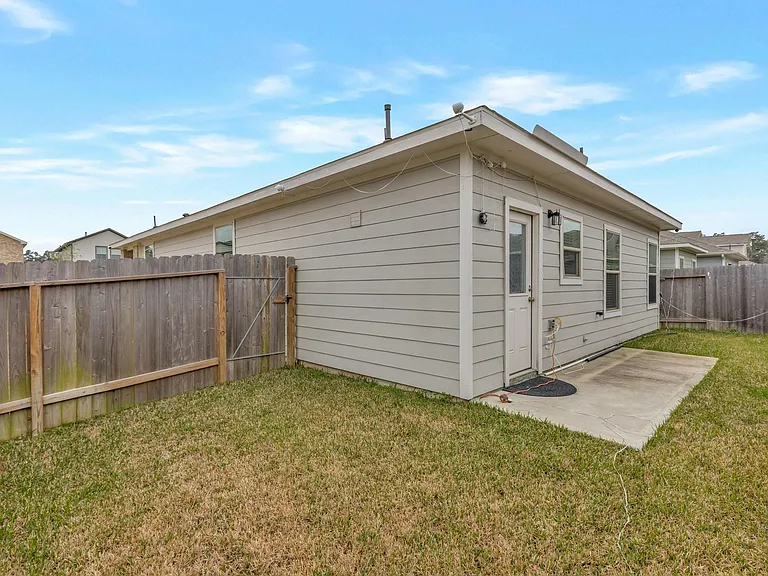 16751 Rover Ln — Photo 15