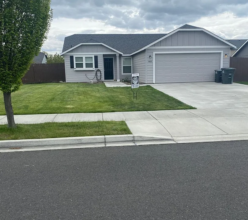 1403 E Crossroads Dr
