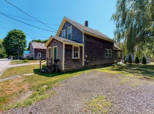 3 Carrolls Ln, Rockland, ME 04841