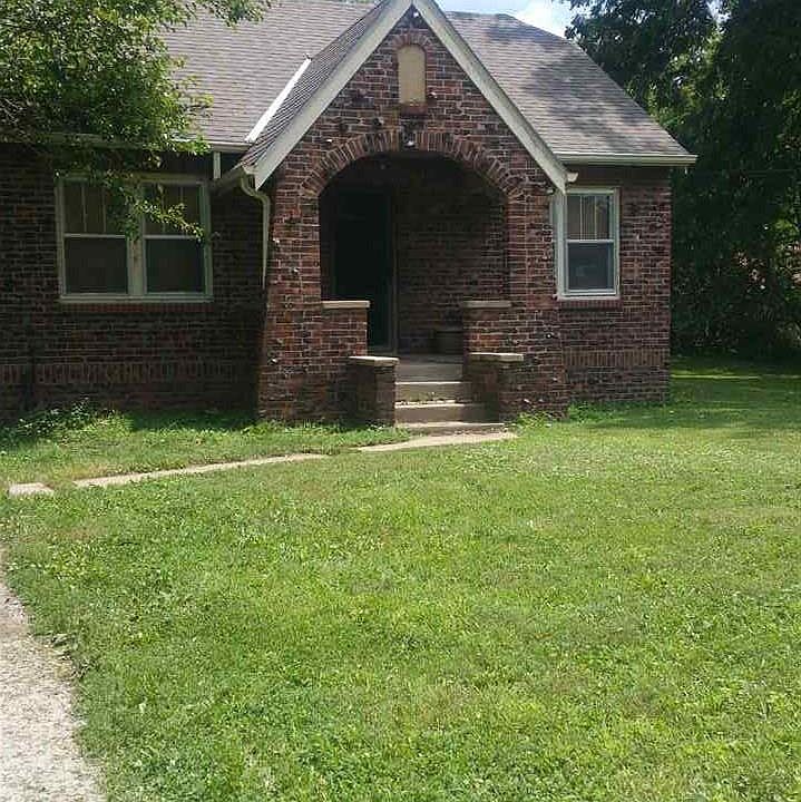 1st image of 2715 Benson Gardens Blvd