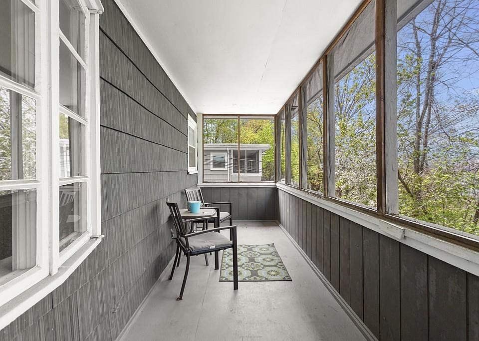 1st image of 117 Blossom St #1