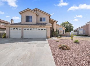 3216 Honeysuckle Ave, Palmdale, CA 93550