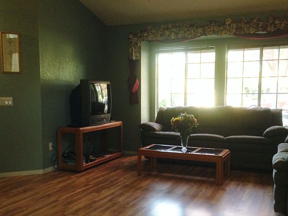 4th image of 3420 Cobblestone Dr
