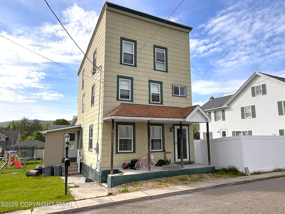 1st image of 521 Oak St