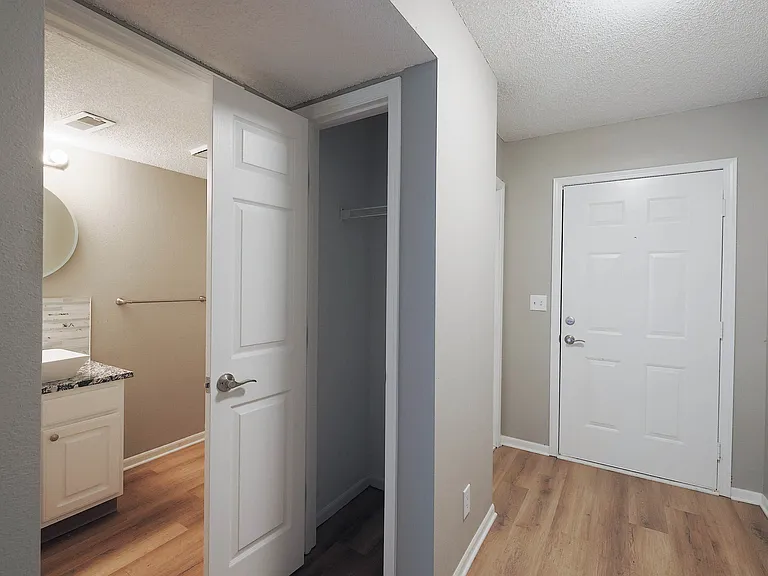 Chestnut Heights Townhomes — Photo 9