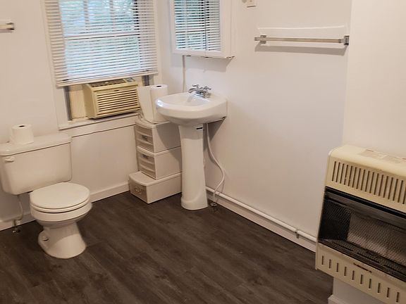 Full Bath and Shower 2nd Floor