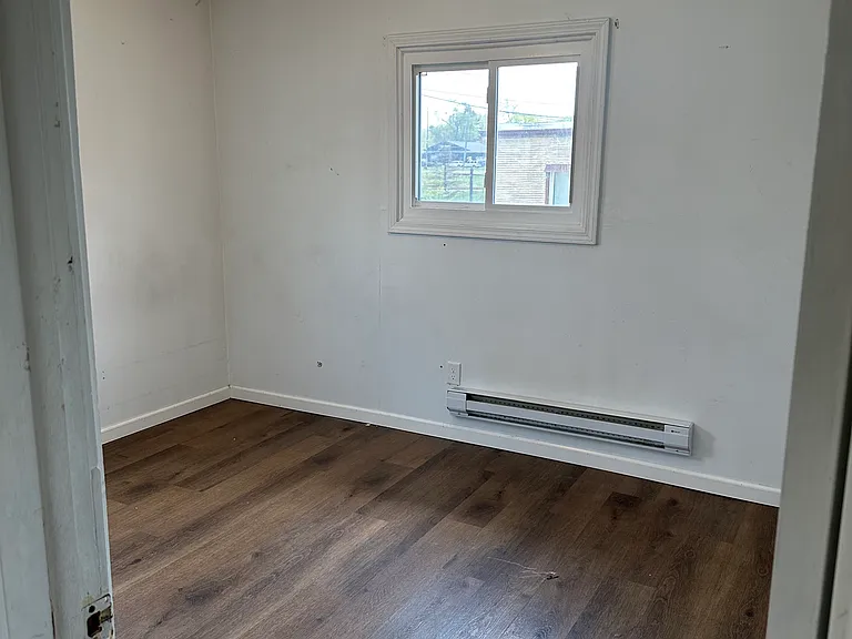 20866 Waltham Rd — Photo 5